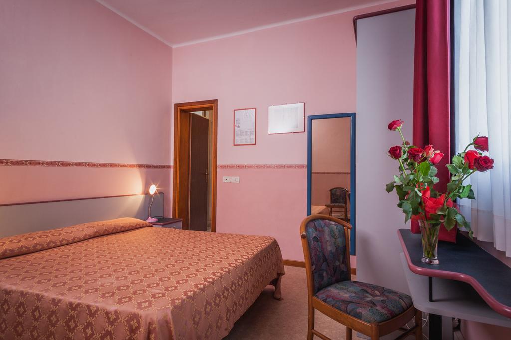 Hotel Al Ponte Линьяно-Саббьядоро Номер фото