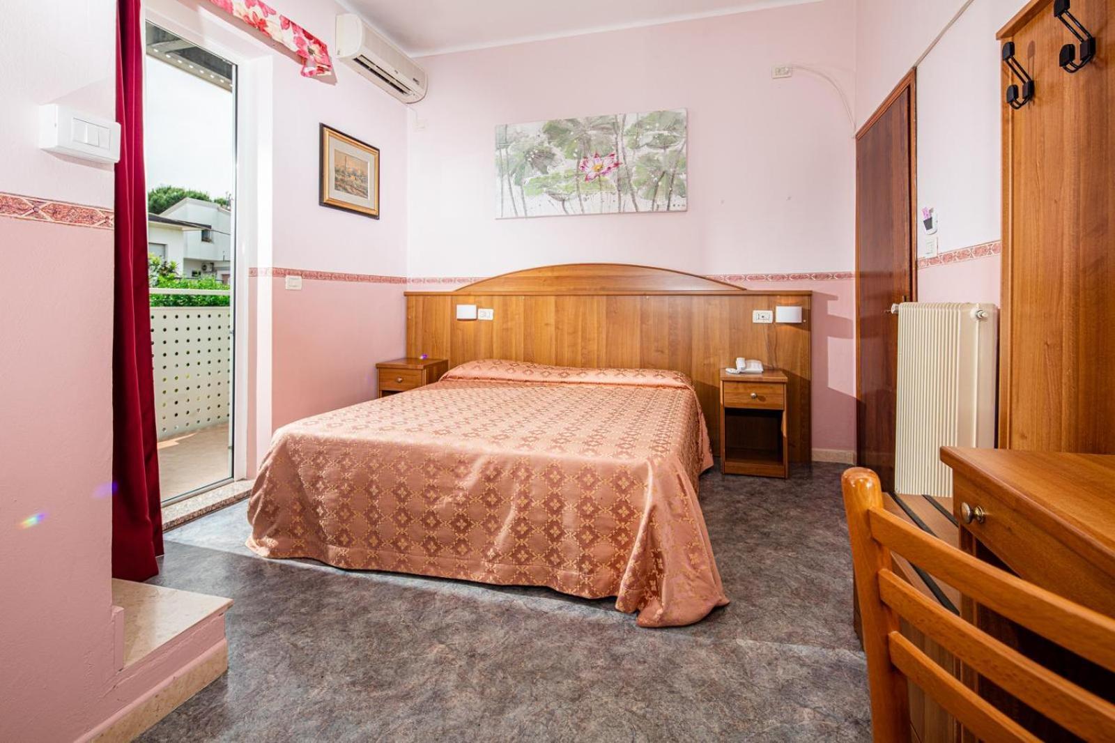Hotel Al Ponte Линьяно-Саббьядоро Экстерьер фото