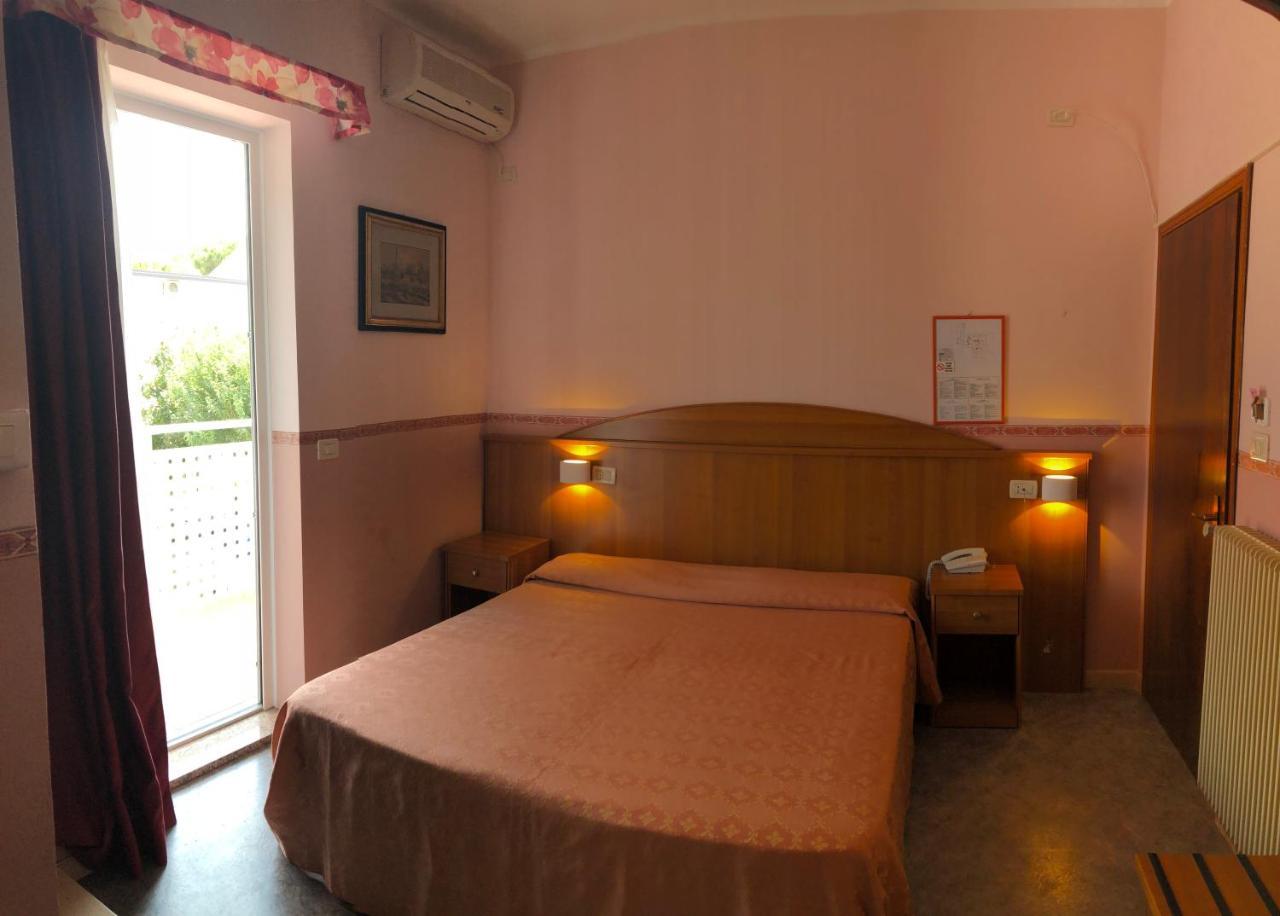Hotel Al Ponte Линьяно-Саббьядоро Экстерьер фото