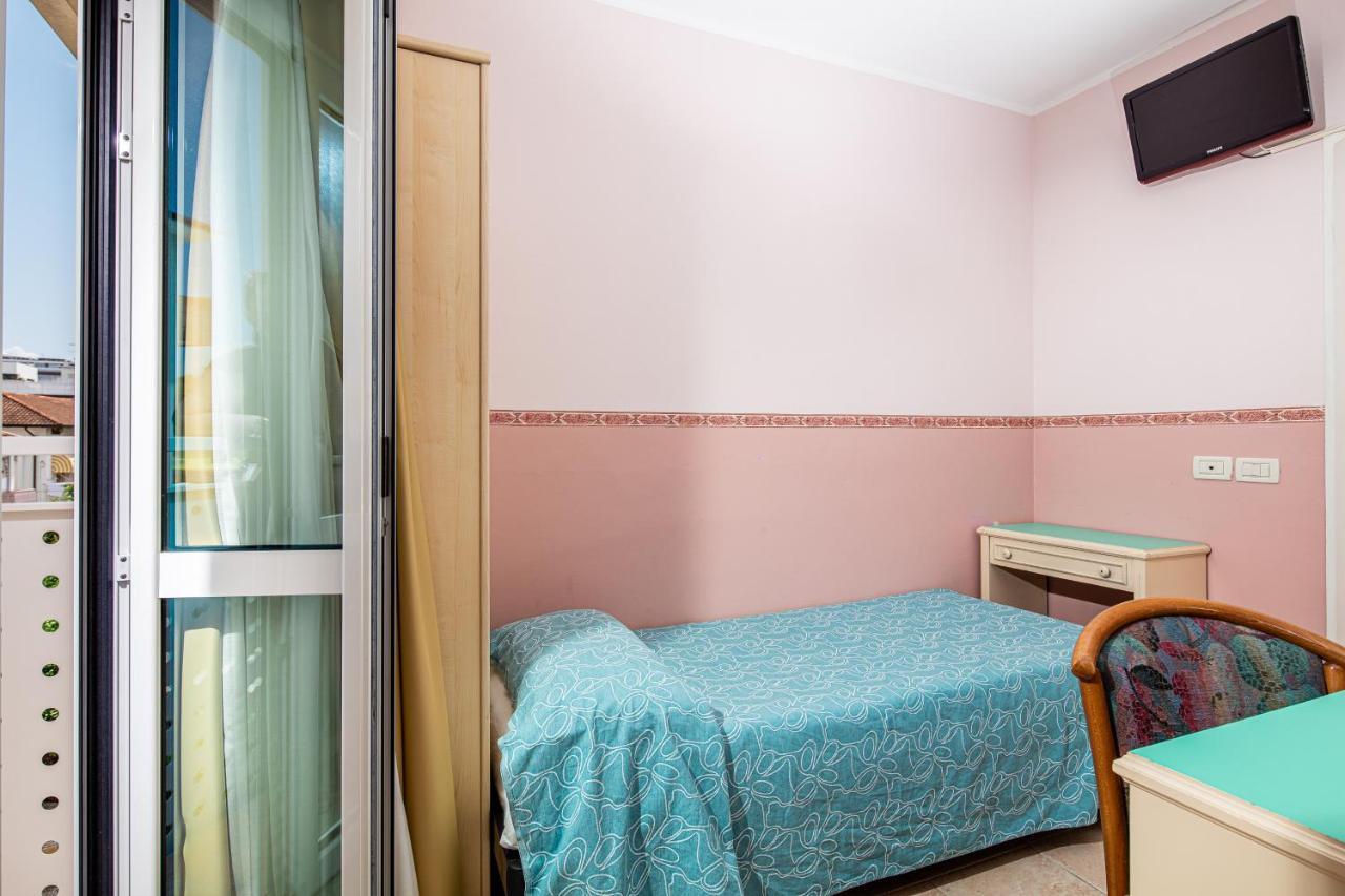 Hotel Al Ponte Линьяно-Саббьядоро Экстерьер фото